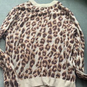 CHEETAH PRINT SWEATER
